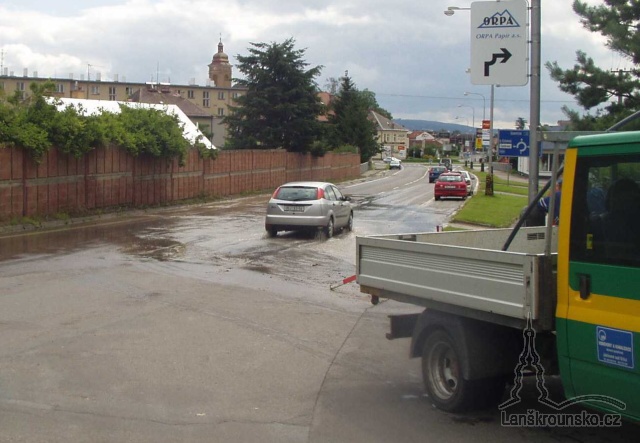 05_Voda odtekala az k mostu.jpg